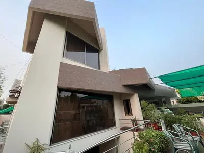 Kanal House With Full Basement-2